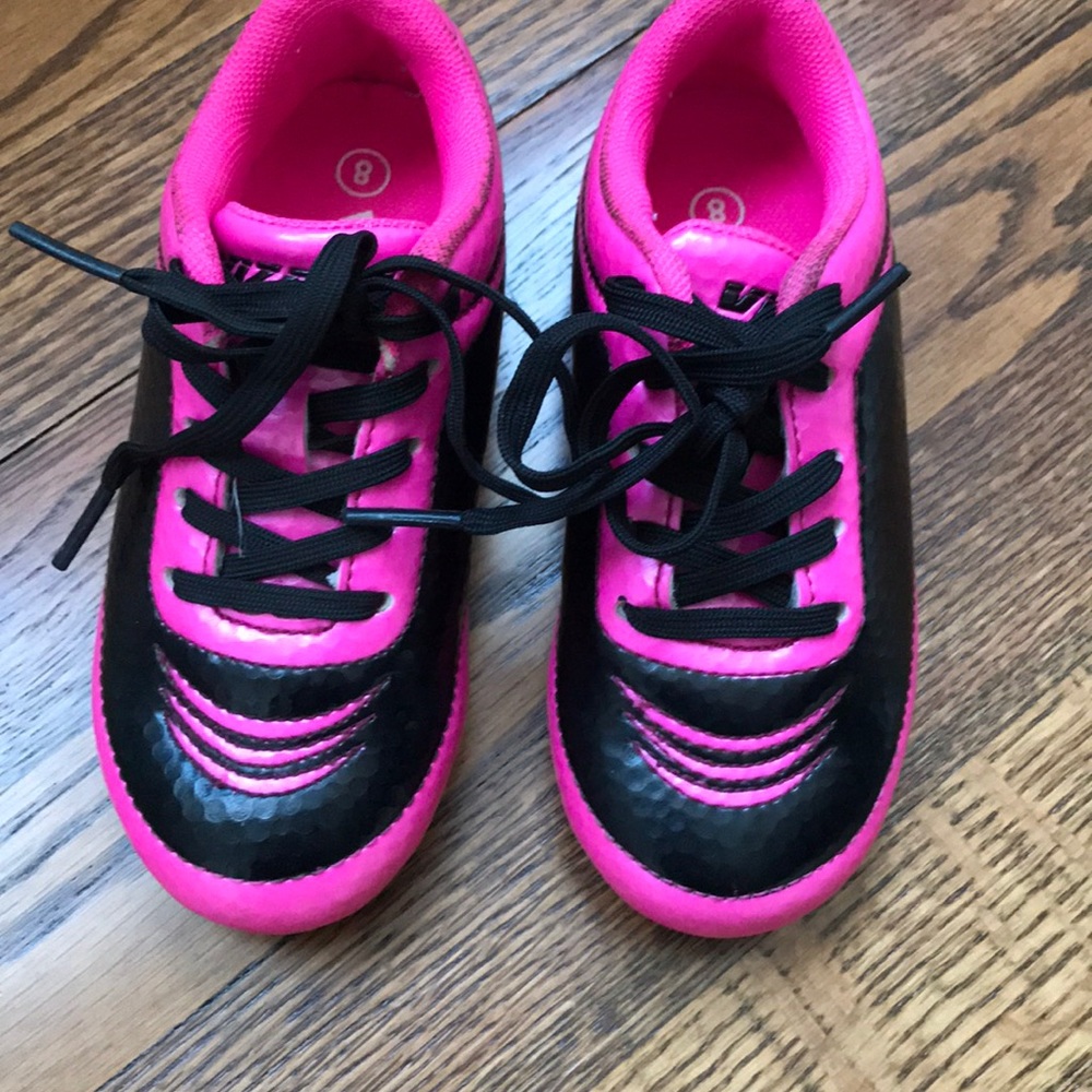 New condition girls soccer cleats!